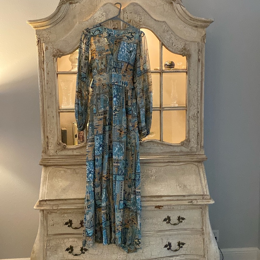 Vintage 1970 Balloon Sleeve dress .
